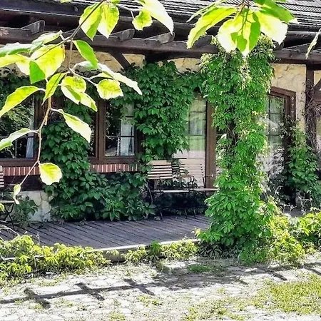 Tamarynowa Osada - Kraina Udanego Wypoczynku Κατάλυμα σε φάρμα Lowyn