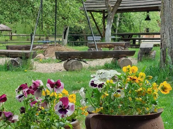 Farm stay Tamarynowa Osada - Kraina Udanego Wypoczynku *